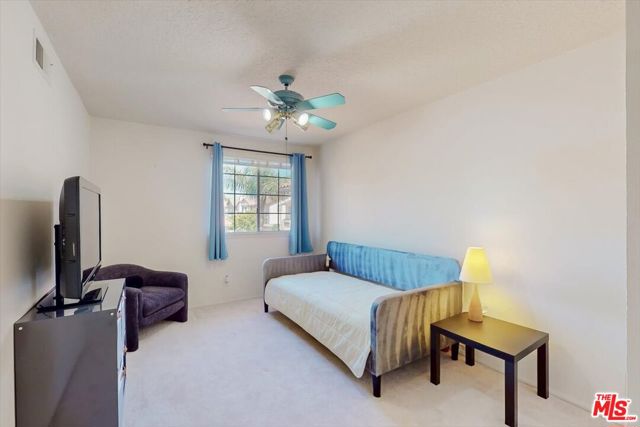 12119 Falcon Crest Way, Porter Ranch CA: https://media.crmls.org/mediaz/0c8153cf-6c9d-40d8-8d6b-0ac8d049efbc.jpg