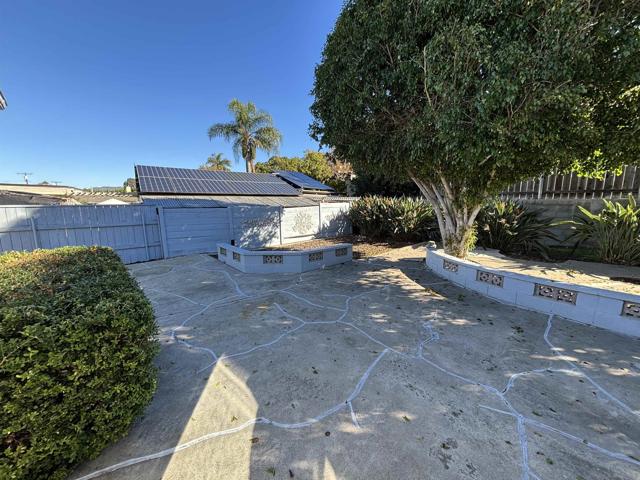 6369 Clara Lee Ave, San Diego CA: https://media.crmls.org/mediaz/0c81b43d-eceb-4e78-b43c-9d899c0154b1.jpg