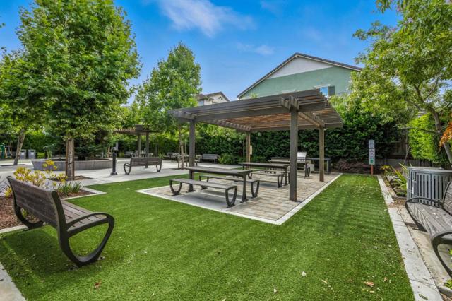 577 Hollow Falls, Fremont CA: https://media.crmls.org/mediaz/0c81c65d-3572-4b83-a58a-7b57fc101759.jpg