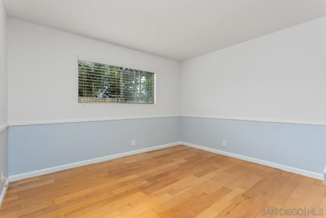 709 Sunflower St, Encinitas CA: https://media.crmls.org/mediaz/0c81ebc8-5791-4855-9628-c7ec4c1fc10c.jpg