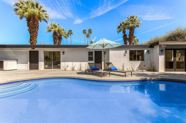 5155 E Bobolink Lane, Palm Springs CA: https://media.crmls.org/mediaz/0c820fca-c137-493a-a0d7-55d42d5fa884.jpg