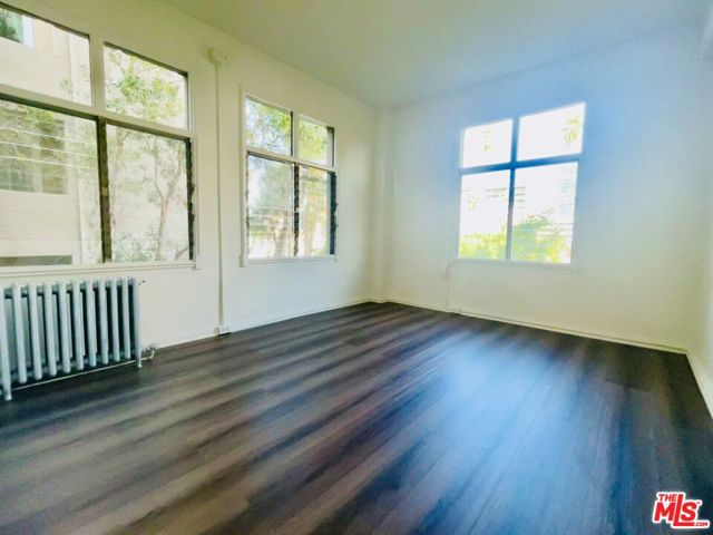 Photo of 634 S Gramercy Place #407, Los Angeles, CA 90005