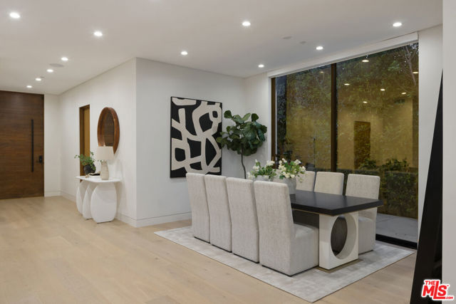 4128 Vantage Avenue, Studio City CA: https://media.crmls.org/mediaz/0c825198-1474-4349-98b9-33273f684a7d.jpg