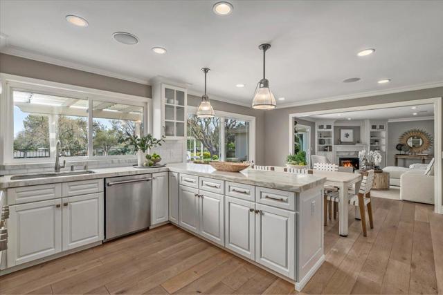 6692 Leyland Park Drive, San Jose CA: https://media.crmls.org/mediaz/0c828bb2-d253-4c29-96ee-5e8c94c88180.jpg