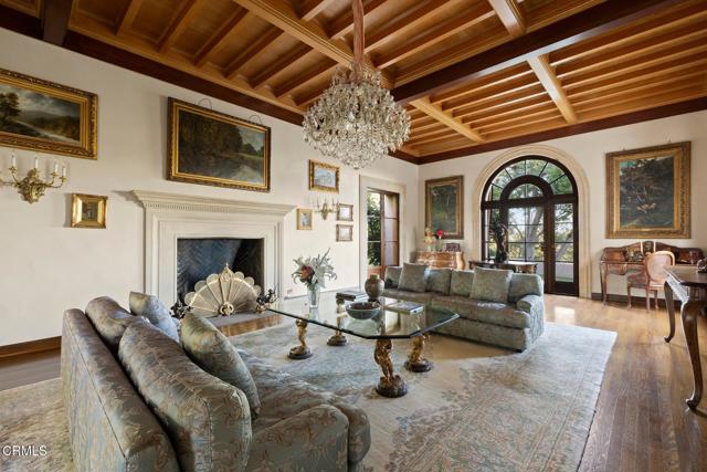 Detail Gallery Image 16 of 39 For 262 S San Rafael Ave, Pasadena,  CA 91105 - 6 Beds | 5/6 Baths