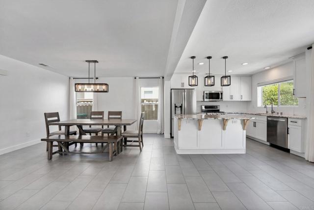 Detail Gallery Image 8 of 28 For 31710 Corte Cardenas, Temecula,  CA 92592 - 3 Beds | 2/1 Baths