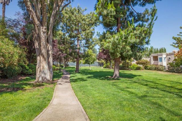 1190 Maria Privada, Mountain View CA: https://media.crmls.org/mediaz/0c83d5b0-39a7-4974-b1c9-e6eb4c975d92.jpg