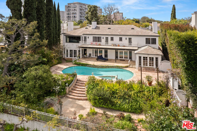 850 Birchwood Drive, Los Angeles CA: https://media.crmls.org/mediaz/0c8426ee-b73a-471e-856b-afa786ab2508.jpg