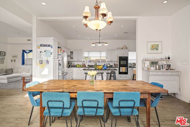 4224 Madison Avenue, Culver City CA: https://media.crmls.org/mediaz/0c84340e-2cd8-47e7-bbb2-3cf730003aca.jpg