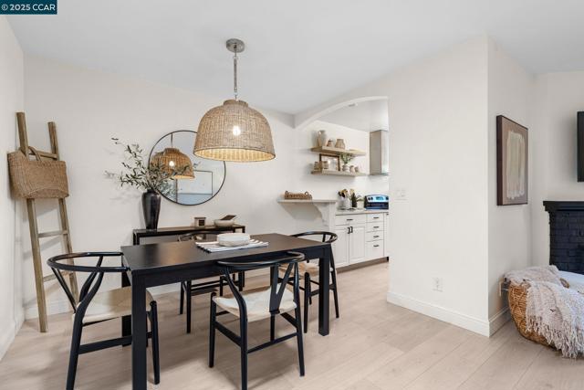 6625 Pioneer Ln, Dublin CA: https://media.crmls.org/mediaz/0c845870-86f0-42d7-b58f-493b4f20d95b.jpg