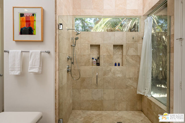 2160 N Hermosa Drive, Palm Springs CA: https://media.crmls.org/mediaz/0c84f477-17b7-40ca-9968-b37205813fc6.jpg