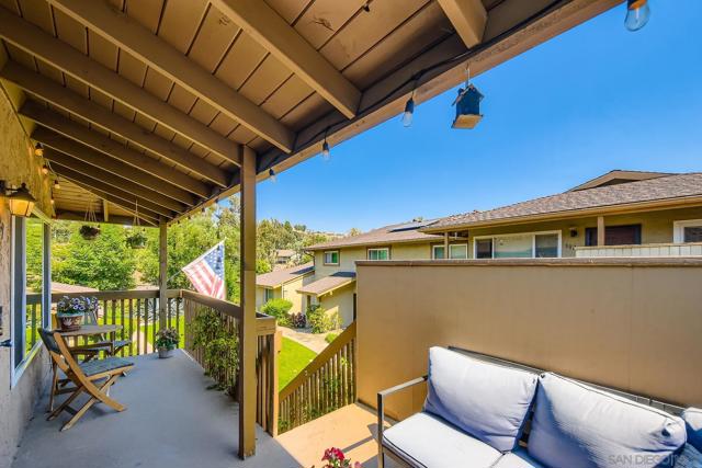 8039 Calle Fanita, Santee CA: https://media.crmls.org/mediaz/0c85bccc-2693-4c72-8292-d37598abf142.jpg