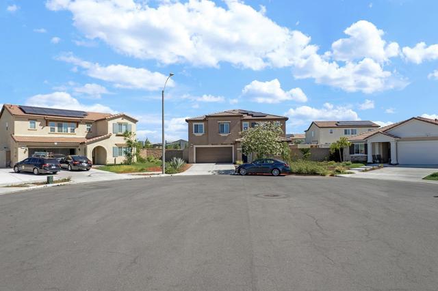 1428 Wild Prairie Way, Hemet CA: https://media.crmls.org/mediaz/0c863136-5cf6-45ae-8ebb-71ade32fc4f7.jpg