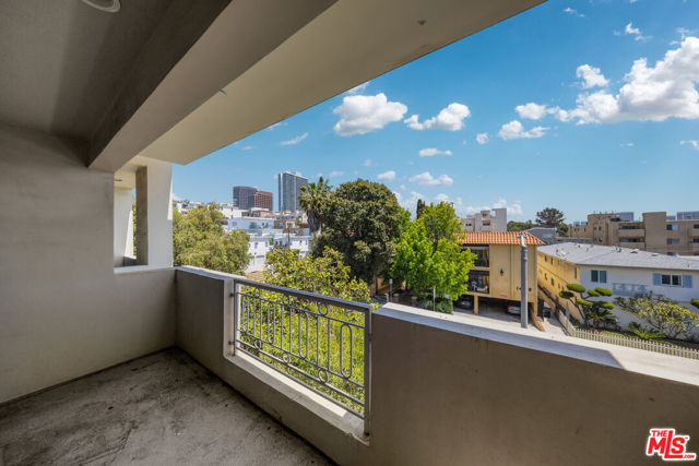 1409 Armacost Avenue, Los Angeles CA: https://media.crmls.org/mediaz/0c864d6c-81b7-4f14-900b-8644cd0bdc71.jpg