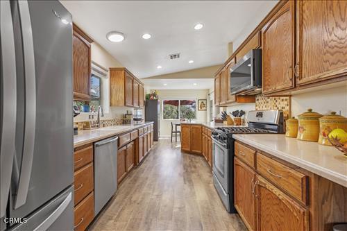 Detail Gallery Image 3 of 62 For 21305 Indian Wells Dr, Tehachapi,  CA 93561 - 3 Beds | 2 Baths