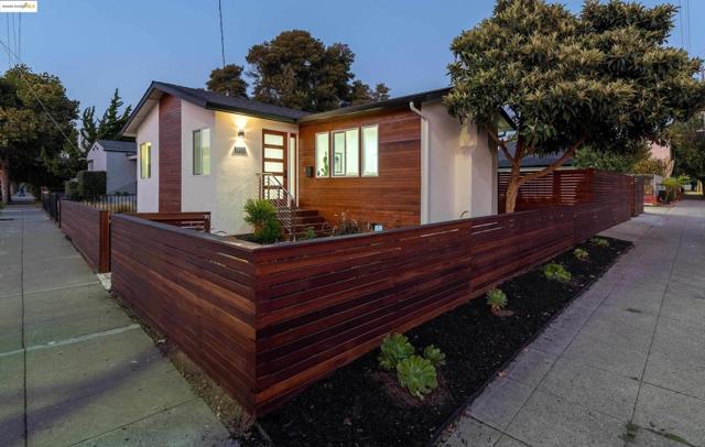 1026 43rd St, Emeryville CA: https://media.crmls.org/mediaz/0c86c46d-c929-4e51-8483-da8122f2eddc.jpg