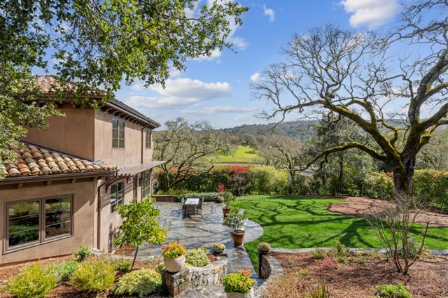 4 Buck Meadow Drive, Portola Valley CA: https://media.crmls.org/mediaz/0c86da34-c33d-4d83-8566-0d2b923f2546.jpg