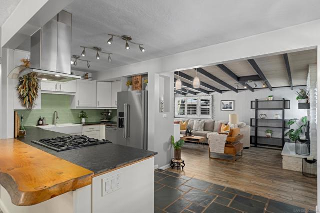 3375 Karok Avenue, San Diego CA: https://media.crmls.org/mediaz/0c881b10-d8db-485a-83af-c69911c05137.jpg