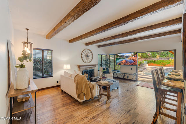 12208 Cherry Grove Street, Moorpark CA: https://media.crmls.org/mediaz/0c88de27-10ea-4dfd-92b0-17dc12cd5382.jpg