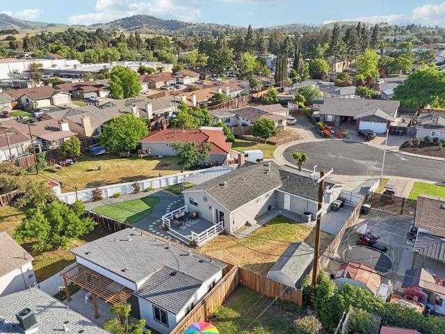 4273 Glazier Court, Concord CA: https://media.crmls.org/mediaz/0c89b0d6-e64d-4fbe-966f-f7655d8f6caf.jpg