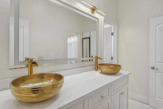 1176 LA SOMBRA Drive, San Marcos CA: https://media.crmls.org/mediaz/0c89ed78-15e5-44de-a6fb-065883492134.jpg