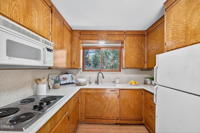 469 Sycamore Glen, Pasadena CA: https://media.crmls.org/mediaz/0c8a2094-a23e-4244-97ef-3426eb963951.jpg