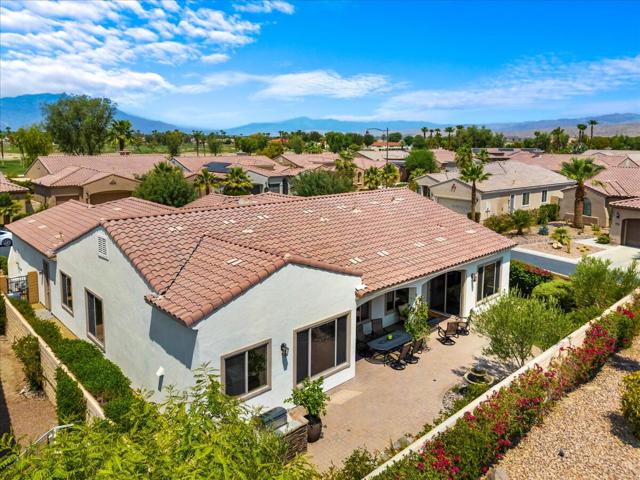 40426 Calle Estela, Indio CA: https://media.crmls.org/mediaz/0c8b83dc-c5cd-4f9a-a9ed-470d32c12306.jpg