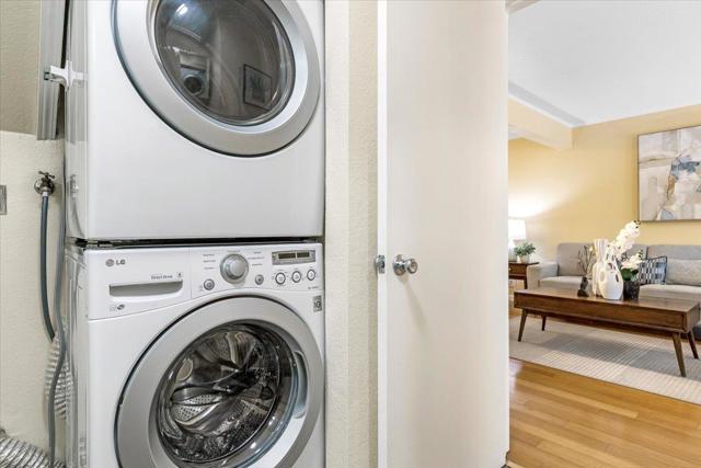 83 Devonshire Avenue, Mountain View CA: https://media.crmls.org/mediaz/0c8b8dde-080d-4c34-9ee9-a15311eaf2d5.jpg