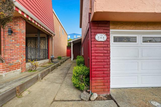 844 King Drive, Daly City CA: https://media.crmls.org/mediaz/0c8bdbc1-580e-4680-8507-53e618a1973b.jpg