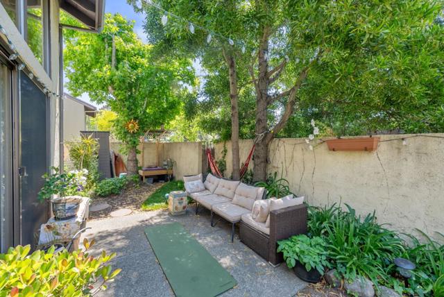 2005 Parrott Drive, San Mateo CA: https://media.crmls.org/mediaz/0c8c201a-0f81-448c-aad9-c608a986e1c5.jpg