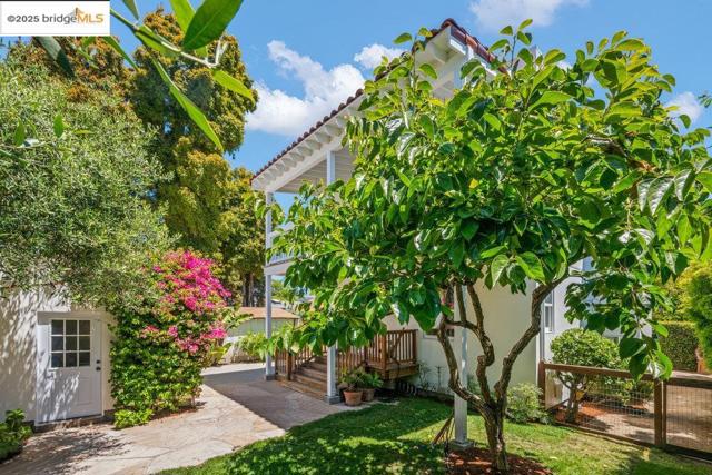 1420 Stannage Ave, Berkeley CA: https://media.crmls.org/mediaz/0c8c7312-c728-4054-9e53-9a1ad6605580.jpg