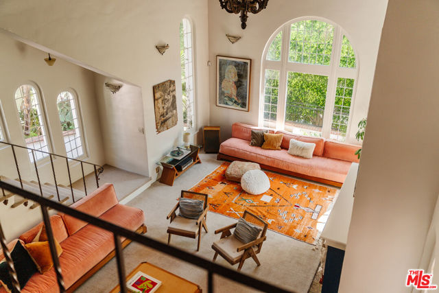 5163 Franklin Avenue, Los Angeles CA: https://media.crmls.org/mediaz/0c8d1ee2-fda0-433a-8749-32f8cf3278e8.jpg