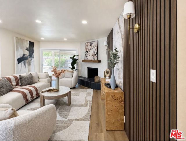 10911 Lemay Street photo 6