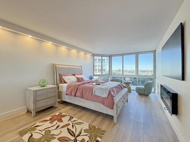 Detail Gallery Image 22 of 31 For 1820 Avenida Del Mundo #208,  Coronado,  CA 92118 - 2 Beds | 2 Baths