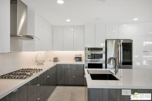 2566 S Calle Palo Fierro, Palm Springs CA: https://media.crmls.org/mediaz/0c8def62-f725-40b3-98c7-05ed1c4e6e9d.jpg