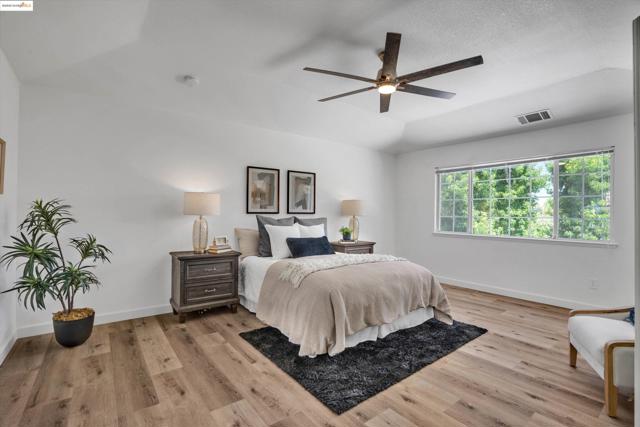 805 Devonshire Loop, Brentwood CA: https://media.crmls.org/mediaz/0c8e305d-2f2f-4098-a2b6-a668dba4617c.jpg
