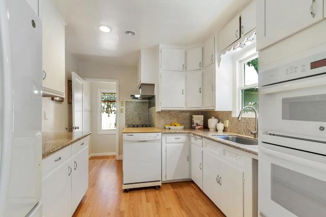 20335 Saratoga Los Gatos Road, Saratoga CA: https://media.crmls.org/mediaz/0c8e4c1a-1689-4714-94e1-2bf0f08d84bf.jpg