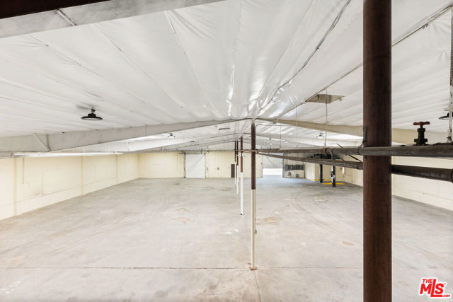 Image 24 of 37 For 3265 59th Street