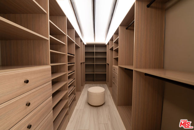 21607 Rambla Vista, Malibu CA: https://media.crmls.org/mediaz/0c908c11-e58c-484d-9139-1b3fd082a64f.jpg