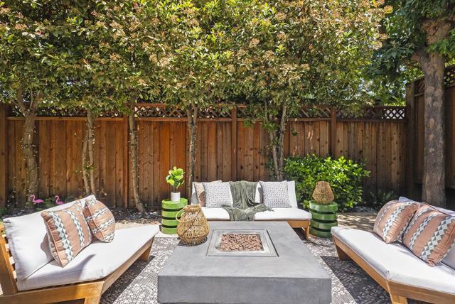 1246 Hoover Street, Menlo Park CA: https://media.crmls.org/mediaz/0c90a193-97a6-46d2-9e89-9d3cc0344a21.jpg