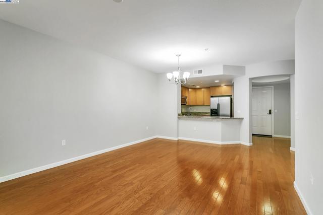 Bright and spacious living/dining area