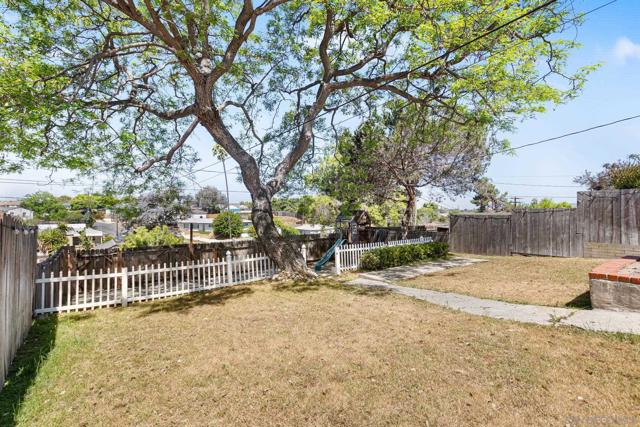 4050 Marian St, La Mesa CA: https://media.crmls.org/mediaz/0c91b167-07d1-4064-aa0d-530667b40162.jpg