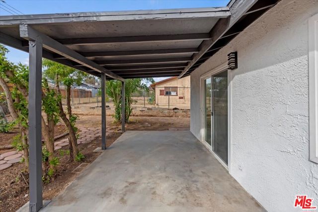 6042 Cahuilla Avenue,  CA: https://media.crmls.org/mediaz/0c927580-451b-4ecc-9057-702410934c24.jpg
