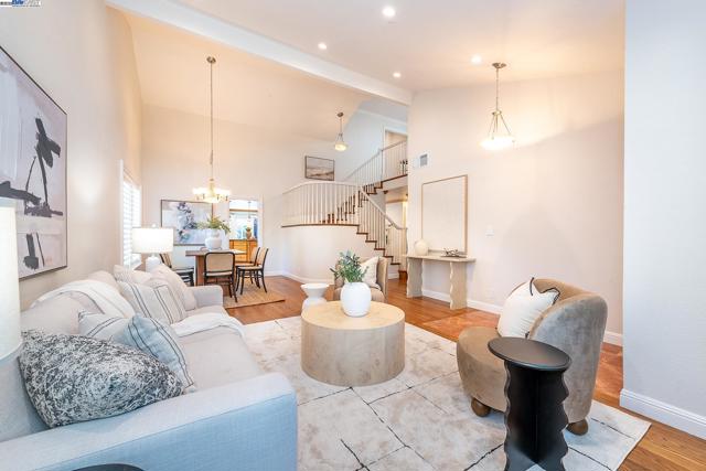 32760 Orick St, Union City CA: https://media.crmls.org/mediaz/0c92b54a-05e1-48c2-a80f-314029954f2c.jpg
