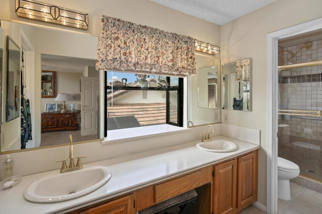1705 Hawk View Dr, Encinitas CA: https://media.crmls.org/mediaz/0c92cf07-8f5e-49a9-80ad-3d8296dab03c.jpg