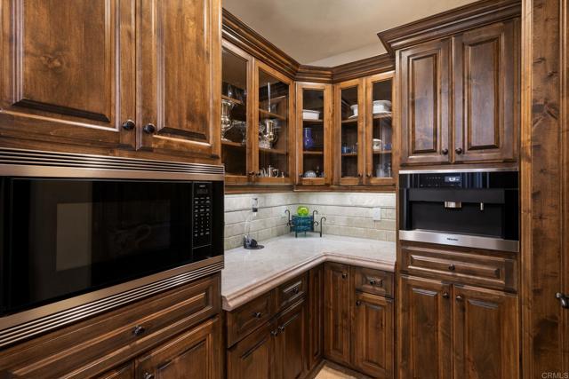 Detail Gallery Image 15 of 48 For 7953 Sentinel, San Diego,  CA 92127 - 5 Beds | 6/1 Baths