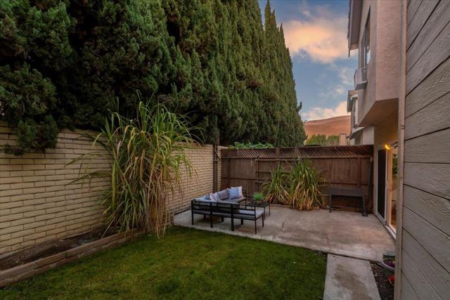 239 Kerry, Fremont CA: https://media.crmls.org/mediaz/0c944da9-8142-48c1-91ec-825ab147ae1a.jpg