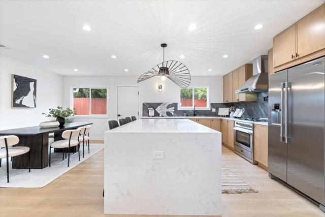 5540 Michigan Boulevard, Concord CA: https://media.crmls.org/mediaz/0c949230-35dc-477b-88bf-da253fe70d2c.jpg