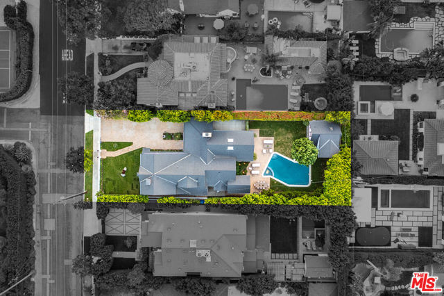 10445 Valley Spring Lane, Toluca Lake CA: https://media.crmls.org/mediaz/0c953452-c96f-48a6-848e-f0c6e6fb2879.jpg