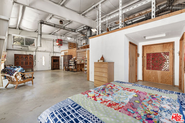 6349 Blanchard Canyon Road, Tujunga CA: https://media.crmls.org/mediaz/0c954584-dcdb-42e9-8708-ed84019854bb.jpg